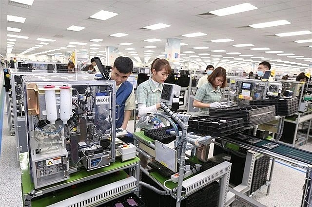 A smartphone production line at Samsung Electronics Vietnam Co, Ltd in Yen Binh Industrial Park, Thai Nguyen province. (Photo: VNA) A smartphone production line at Samsung Electronics Vietnam Co, Ltd in Yen Binh Industrial Park, Thai Nguyen province. (Photo: VNA)