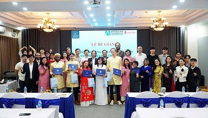 Vietnamese Language and Culture Introduced to the World Vietnamese Language and Culture Introduced to the World