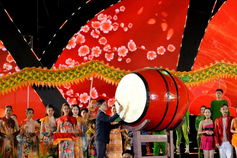 Chương trình nghệ thuật “Mừng Đảng, mừng Xuân” diễn ra tại nhiều địa phương Chương trình nghệ thuật “Mừng Đảng, mừng Xuân” diễn ra tại nhiều địa phương