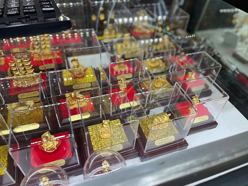 Nơi đông nghịt, nơi vắng vẻ người mua vàng ngày vía Thần Tài Nơi đông nghịt, nơi vắng vẻ người mua vàng ngày vía Thần Tài