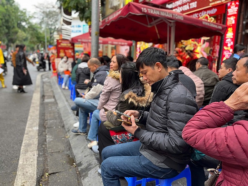 Nơi đông nghịt, nơi vắng vẻ người mua vàng ngày vía Thần Tài Nơi đông nghịt, nơi vắng vẻ người mua vàng ngày vía Thần Tài