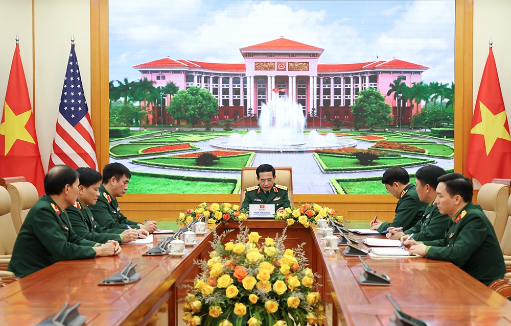 Bộ trưởng Phan Văn Giang điện đàm với Bộ trưởng Quốc phòng Hoa Kỳ Pete Hegseth. (Ảnh: Bộ Quốc phòng) Bộ trưởng Phan Văn Giang điện đàm với Bộ trưởng Quốc phòng Hoa Kỳ Pete Hegseth. (Ảnh: Bộ Quốc phòng)
