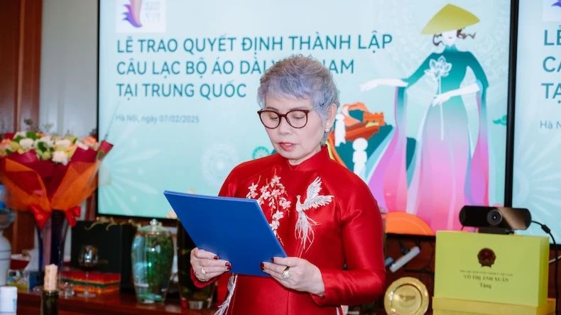 Thành lập Câu lạc bộ Di sản áo dài Việt Nam tại Trung Quốc Thành lập Câu lạc bộ Di sản áo dài Việt Nam tại Trung Quốc