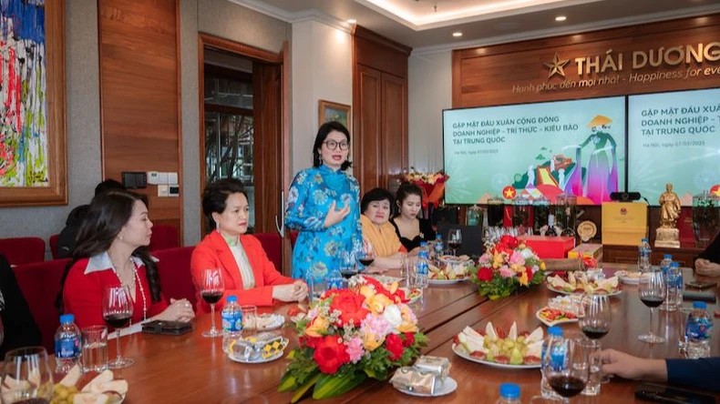 Thành lập Câu lạc bộ Di sản áo dài Việt Nam tại Trung Quốc Thành lập Câu lạc bộ Di sản áo dài Việt Nam tại Trung Quốc
