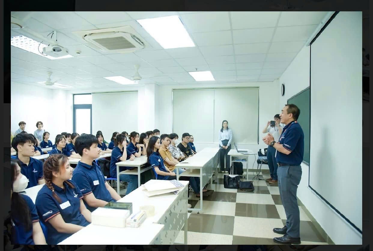 Cuộc gặp gỡ bất ngờ với TS.Lê Duy Hưng – Người nối nhịp cầu hợp tác Việt Nam - Nhật Bản Cuộc gặp gỡ bất ngờ với TS.Lê Duy Hưng – Người nối nhịp cầu hợp tác Việt Nam - Nhật Bản
