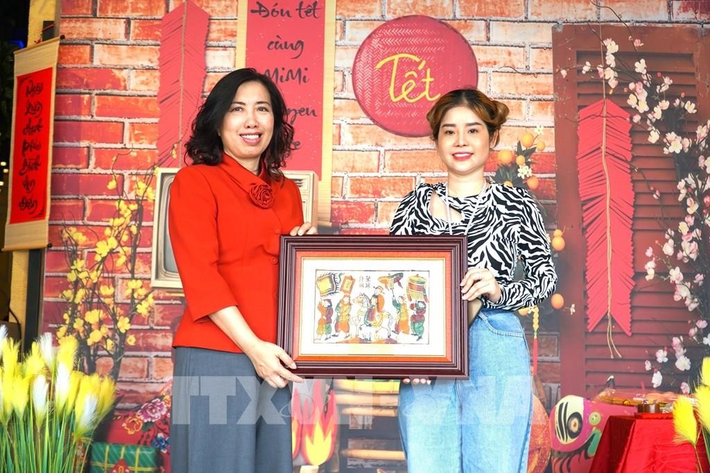 Thứ trưởng Ngoại giao Lê Thị Thu Hằng thăm, chúc Tết Thứ trưởng Ngoại giao Lê Thị Thu Hằng thăm, chúc Tết