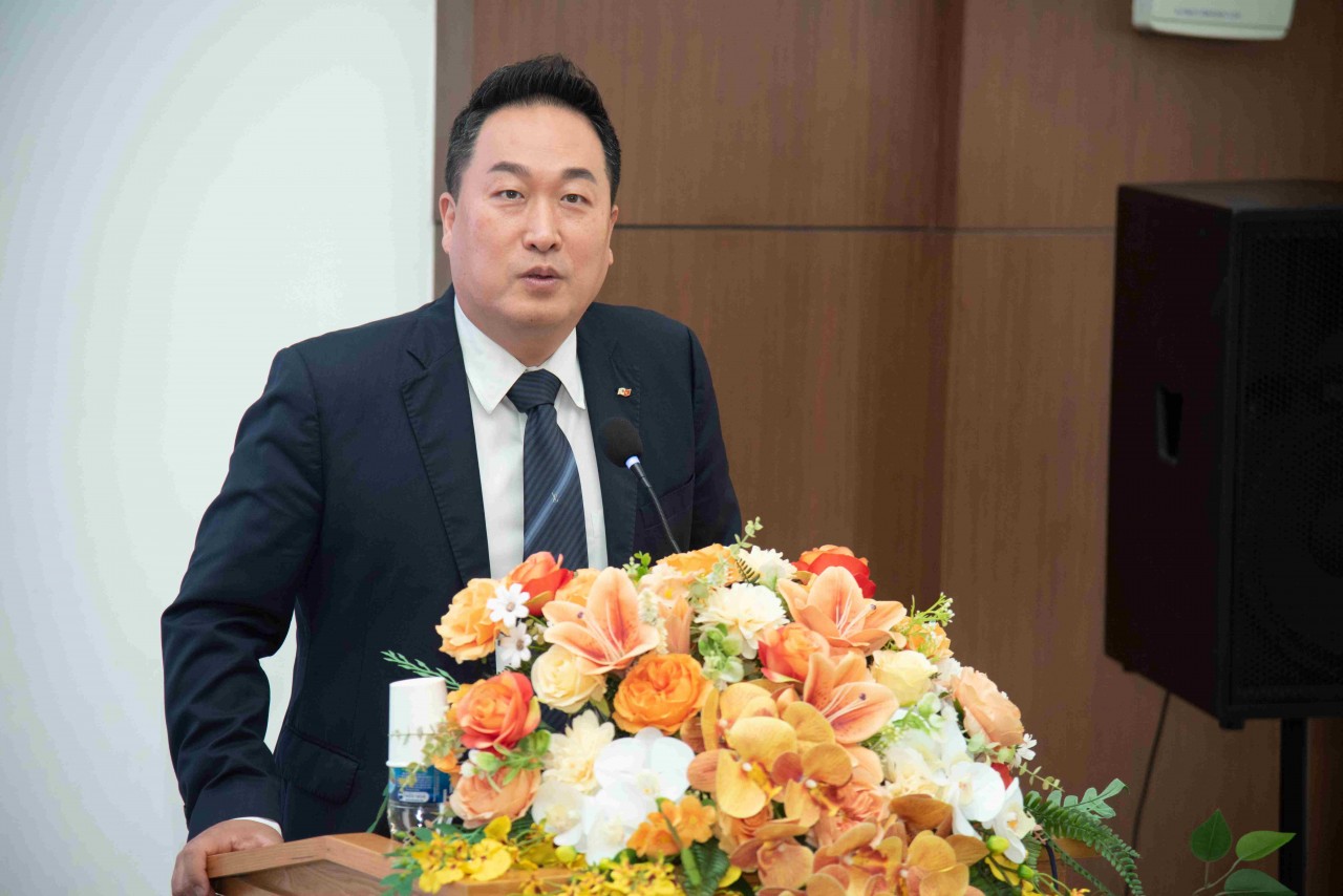 Hong Sun, Chairman of the Korean Chamber of Commerce and Industry in Vietnam (KoCham) Hong Sun, Chairman of the Korean Chamber of Commerce and Industry in Vietnam (KoCham)