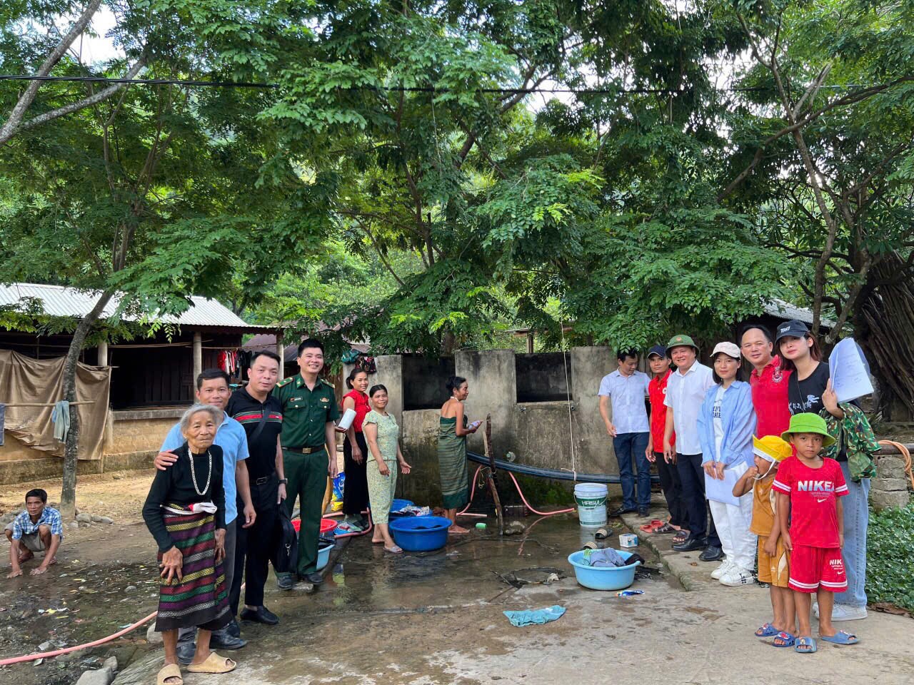 Điểm tựa nơi biên giới Việt - Lào Điểm tựa nơi biên giới Việt - Lào