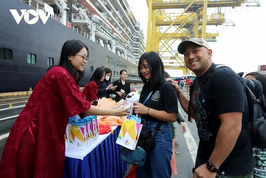 Da Nang hosts a welcoming ceremony for foreign visitors at Tien Sa port in early 2025. Da Nang hosts a welcoming ceremony for foreign visitors at Tien Sa port in early 2025.