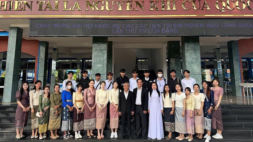 lưu học sinh Lào nhập học tại Bình Dương lưu học sinh Lào nhập học tại Bình Dương