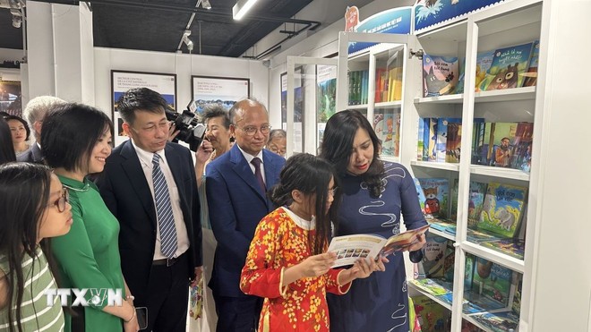 Tiếng Việt - biểu tượng của văn hóa, lịch sử và bản sắc dân tộc Tiếng Việt - biểu tượng của văn hóa, lịch sử và bản sắc dân tộc