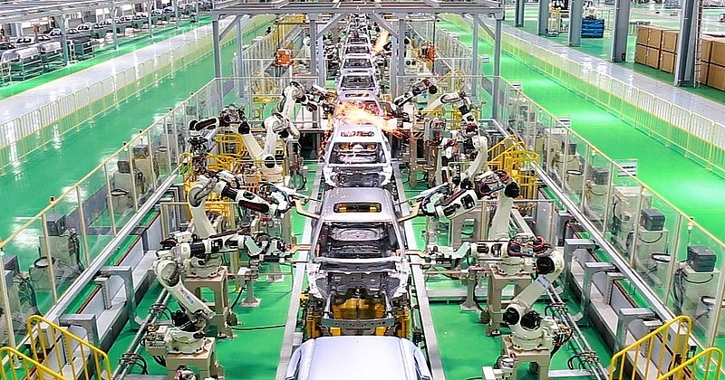 Automatic welding line of Truong Hai Automobile Factory. (Photo: Bac Son) Automatic welding line of Truong Hai Automobile Factory. (Photo: Bac Son)