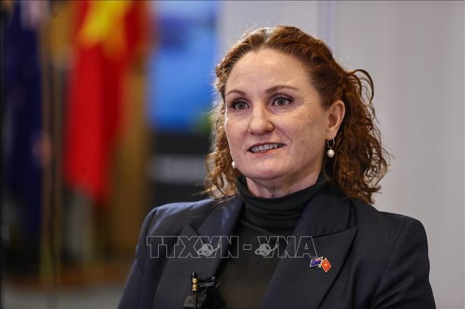 Đại sứ Caroline Beresford: Thắt chặt hơn nữa sợi dây gắn kết hai nước Việt Nam - New Zealand Đại sứ Caroline Beresford: Thắt chặt hơn nữa sợi dây gắn kết hai nước Việt Nam - New Zealand