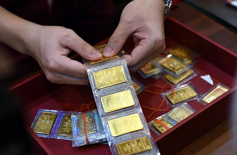 Vàng SJC tuột khỏi mốc 92 triệu đồng Vàng SJC tuột khỏi mốc 92 triệu đồng