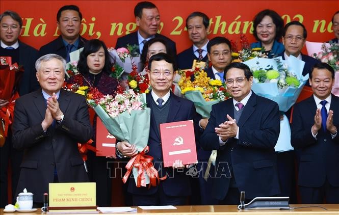 Thủ tướng Phạm Minh Chính trao quyết định thành lập 15 đảng bộ thuộc Đảng ủy Chính phủ Thủ tướng Phạm Minh Chính trao quyết định thành lập 15 đảng bộ thuộc Đảng ủy Chính phủ