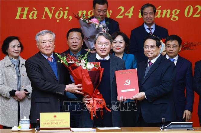 Thủ tướng Phạm Minh Chính trao quyết định thành lập 15 đảng bộ thuộc Đảng ủy Chính phủ Thủ tướng Phạm Minh Chính trao quyết định thành lập 15 đảng bộ thuộc Đảng ủy Chính phủ
