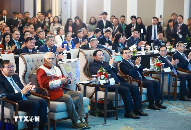 Thủ tướng đề xuất 3 ưu tiên chiến lược và 3 đột phá hành động phát triển ASEAN Thủ tướng đề xuất 3 ưu tiên chiến lược và 3 đột phá hành động phát triển ASEAN