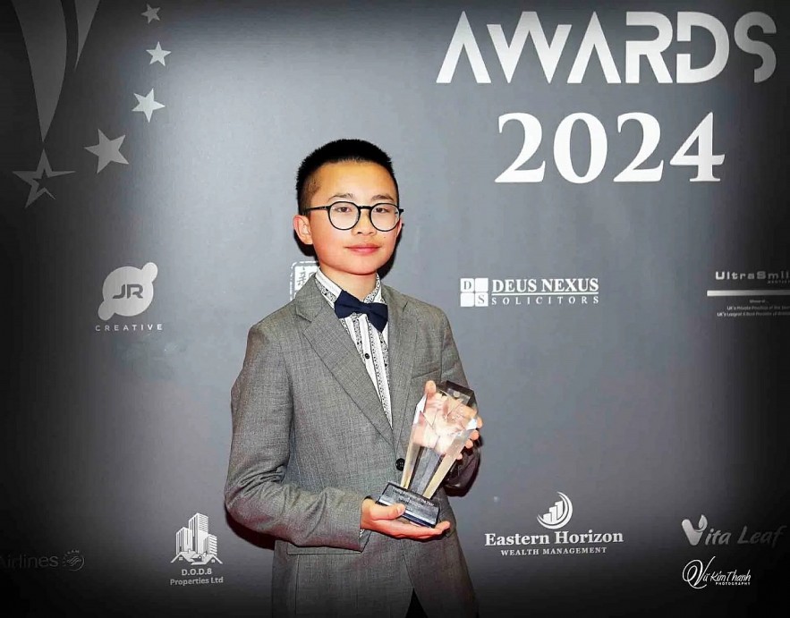 Nguyen Hoang Nam Khanh: Young Cultural Ambassador in France Ao Dai Abroad: Student's Mission to Introduce Vietnam to French Youth