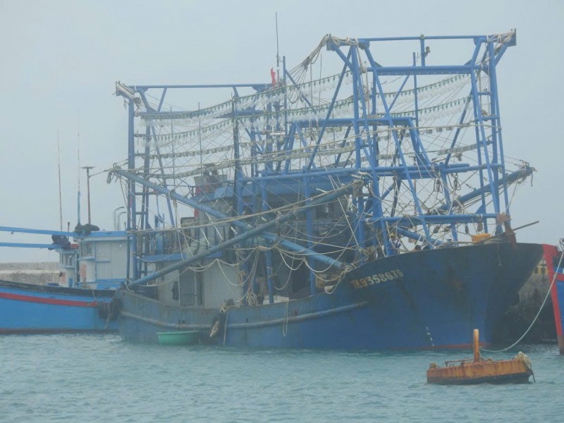 Khắc phục thành công sự cố tời lưới cho tàu cá ngư dân Khắc phục thành công sự cố tời lưới cho tàu cá ngư dân