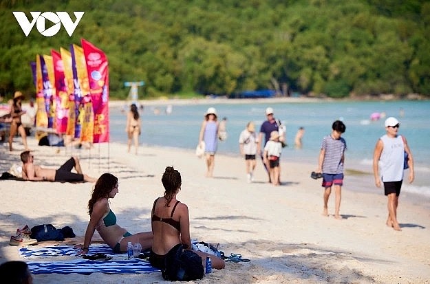 Phu Quoc is a much-loved destination among both foreign and domestic tourists for its endless beaches. Phu Quoc is a much-loved destination among both foreign and domestic tourists for its endless beaches.