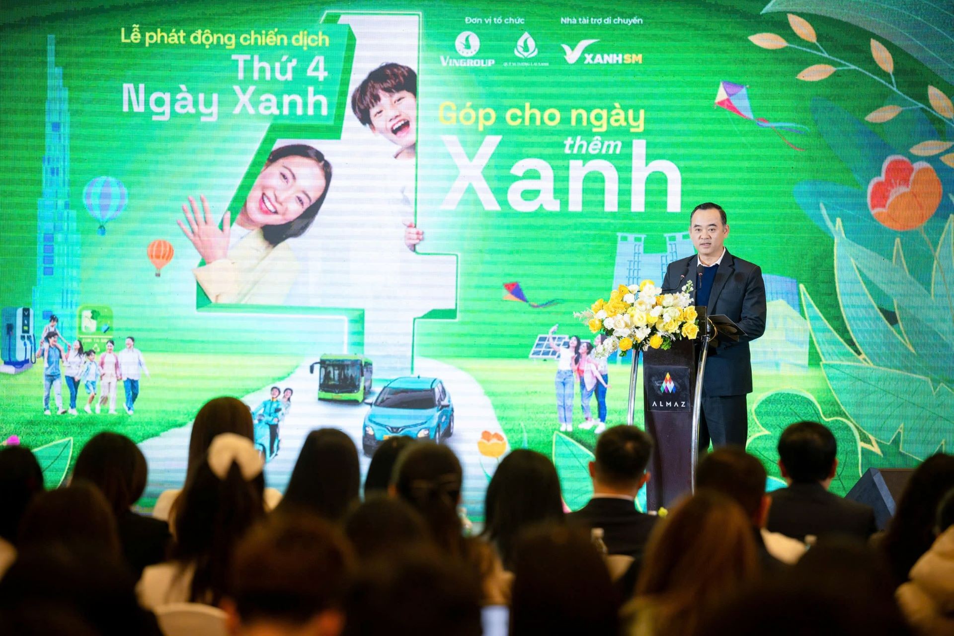 TS. Trần Nam Tú – Phó Vụ trưởng phụ trách Vụ Khoa học Công nghệ và Môi trường – Bộ Giáo dục & Đào tạo chia sẻ về những kinh nghiệm triển khai việc giáo dục và hình thành thói quen sống xanh, bảo vệ môi trường trong học đường và cộng đồng tại buổi lễ phát động TS. Trần Nam Tú – Phó Vụ trưởng phụ trách Vụ Khoa học Công nghệ và Môi trường – Bộ Giáo dục & Đào tạo chia sẻ về những kinh nghiệm triển khai việc giáo dục và hình thành thói quen sống xanh, bảo vệ môi trường trong học đường và cộng đồng tại buổi lễ phát động