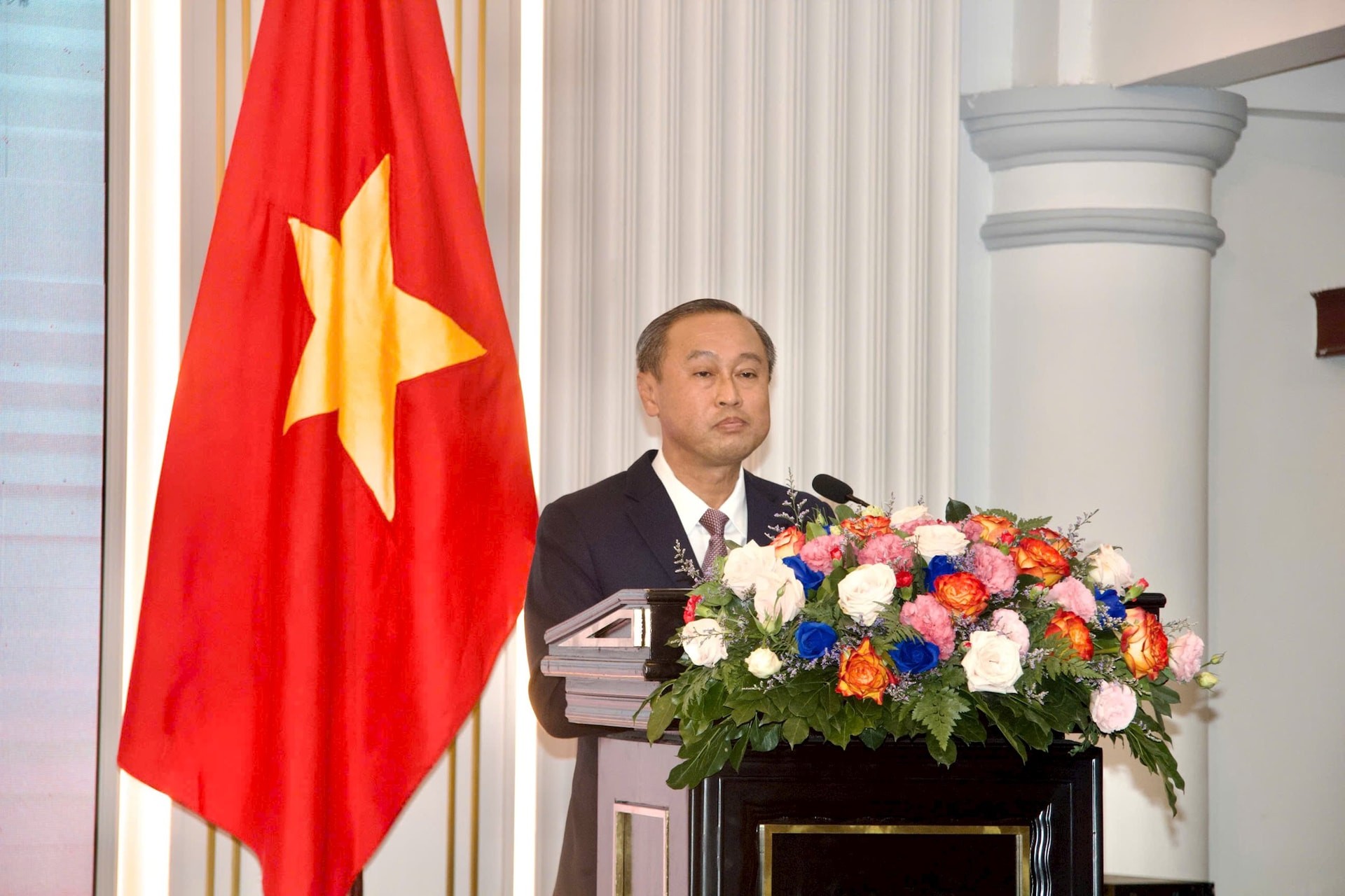 Ông Huỳnh Thành Nhân, Phó Chủ tịch Hội đồng nhân dân TP.HCM, Chủ tịch Hội hữu nghị Việt Nam - Nhật Bản TP.HCM gửi lời chúc mừng sinh nhật đến Nhật Hoàng NARUHITO. Ông Huỳnh Thành Nhân, Phó Chủ tịch Hội đồng nhân dân TP.HCM, Chủ tịch Hội hữu nghị Việt Nam - Nhật Bản TP.HCM gửi lời chúc mừng sinh nhật đến Nhật Hoàng NARUHITO.