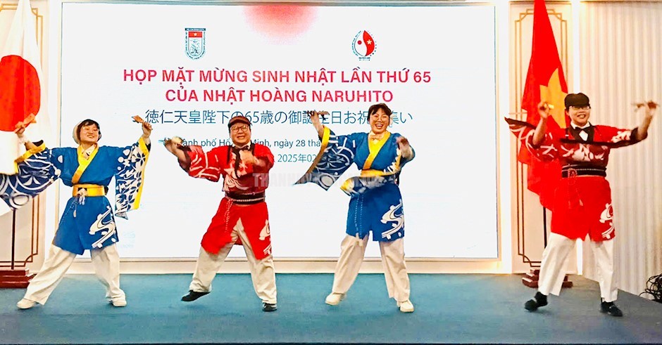 Tiết mục văn nghệ tại lễ kỷ niệm. (Ảnh: hcmcpv.org.vn) Tiết mục văn nghệ tại lễ kỷ niệm. (Ảnh: hcmcpv.org.vn)
