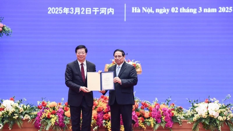 Trao tặng Danh hiệu “Giáo sư danh dự" Đại học Thanh Hoa cho Thủ tướng Chính phủ Phạm Minh Chính Trao tặng Danh hiệu “Giáo sư danh dự" Đại học Thanh Hoa cho Thủ tướng Chính phủ Phạm Minh Chính