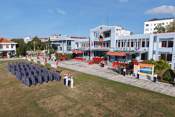 Lữ đoàn 127: lấy nhiệm vụ bảo vệ chủ quyền biển, đảo của Tổ quốc làm mục tiêu huấn luyện Lữ đoàn 127: lấy nhiệm vụ bảo vệ chủ quyền biển, đảo của Tổ quốc làm mục tiêu huấn luyện