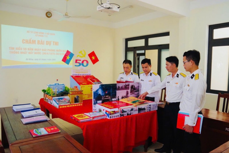 Lữ đoàn 172, vùng 3 Hải quân phát động thi đua cao điểm chào mừng các ngày lễ lớn Lữ đoàn 172, vùng 3 Hải quân phát động thi đua cao điểm chào mừng các ngày lễ lớn