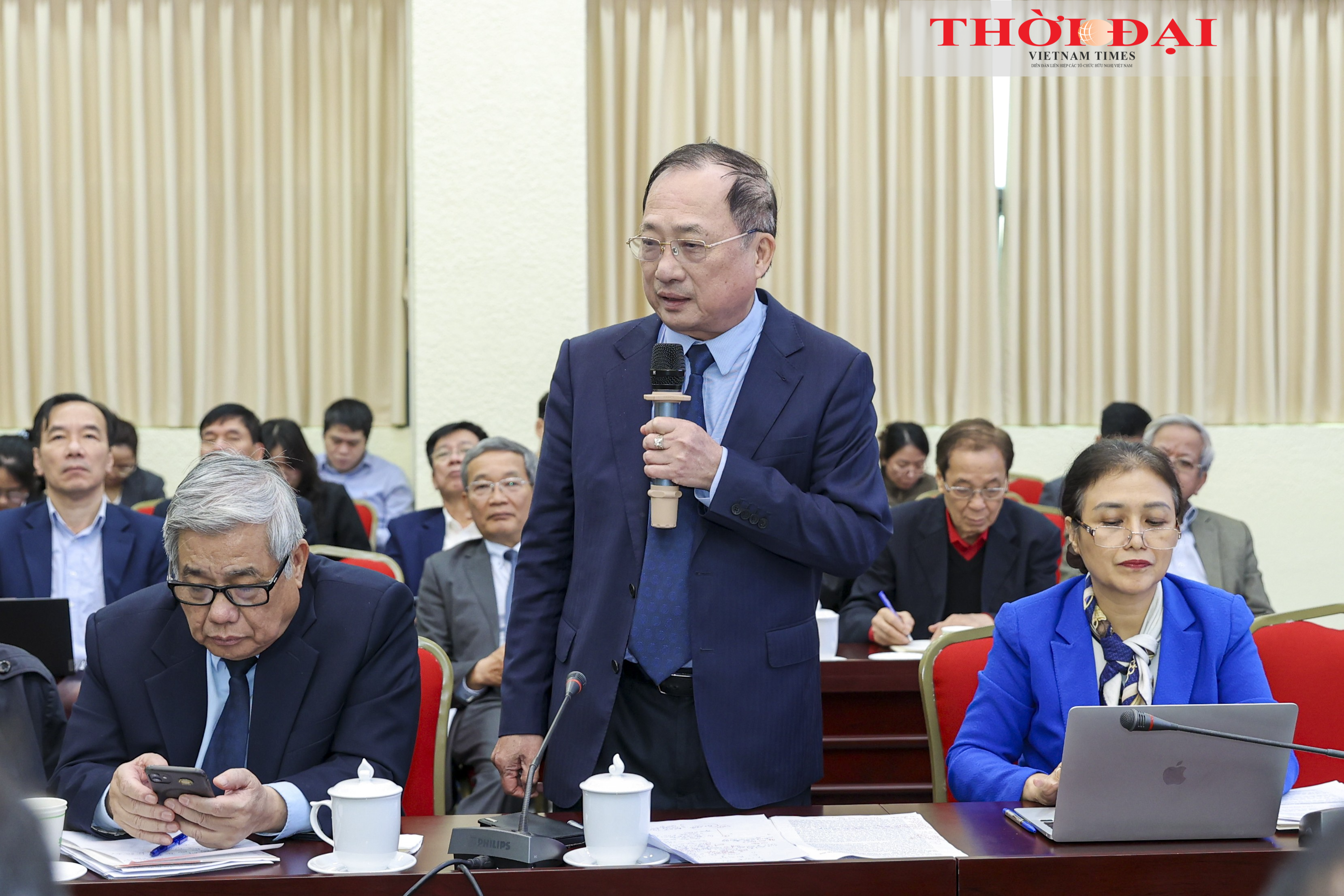 Thượng tướng, PGS.TS. Nguyễn Văn Thành, Phó Chủ tịch Hội đồng Lý luận Trung ương, nguyên Thứ trưởng Bộ Công an trình bày tham luận tại Hội thảo. (Ảnh: Đinh Hòa) Thượng tướng, PGS.TS. Nguyễn Văn Thành, Phó Chủ tịch Hội đồng Lý luận Trung ương, nguyên Thứ trưởng Bộ Công an trình bày tham luận tại Hội thảo. (Ảnh: Đinh Hòa)