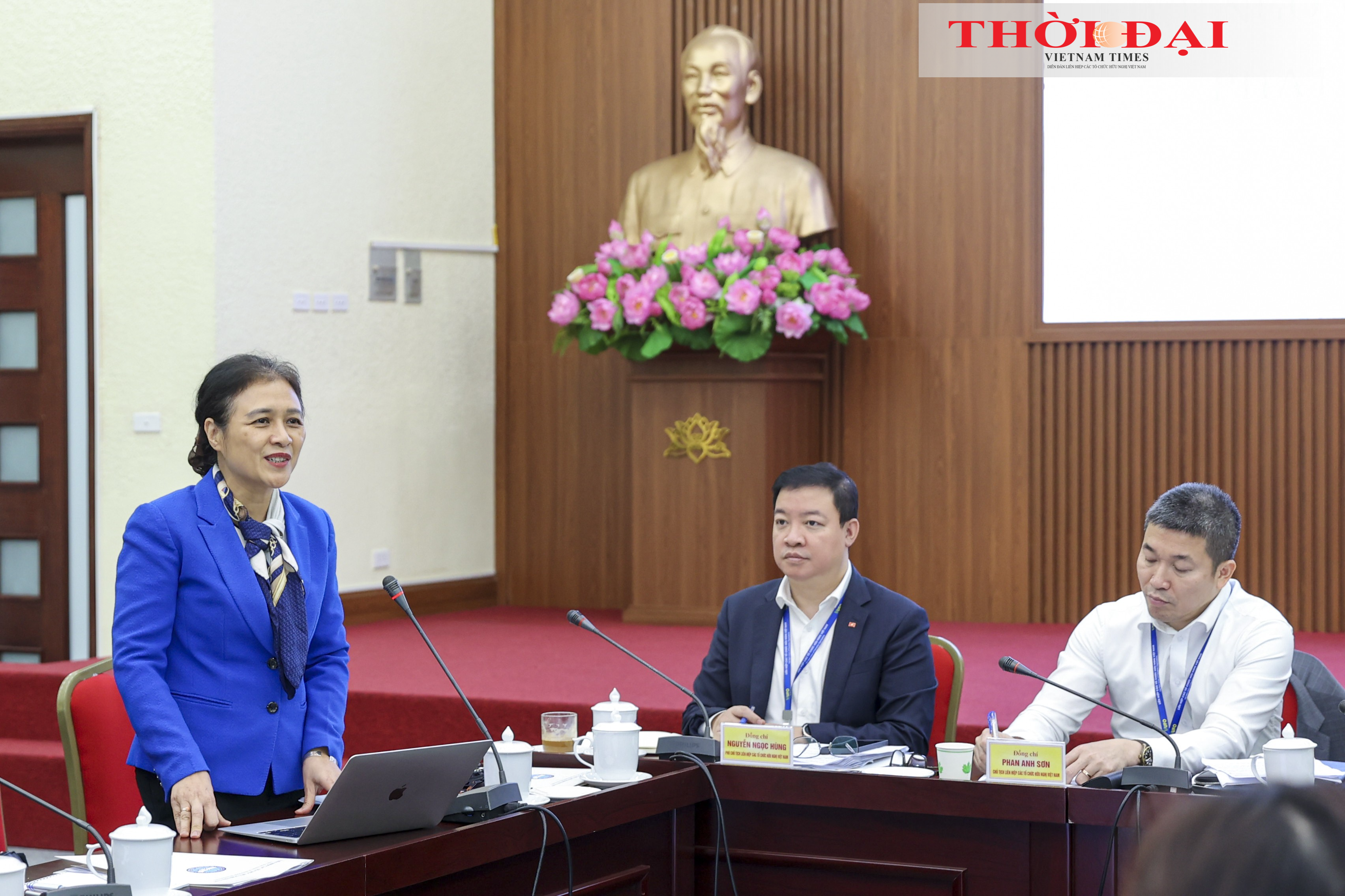 Đại sứ Nguyễn Phương Nga, nguyên Chủ tịch Liên hiệp các tổ chức hữu nghị Việt Nam phát biểu tại Hội thảo. (Ảnh: Đinh Hòa) Đại sứ Nguyễn Phương Nga, nguyên Chủ tịch Liên hiệp các tổ chức hữu nghị Việt Nam phát biểu tại Hội thảo. (Ảnh: Đinh Hòa)
