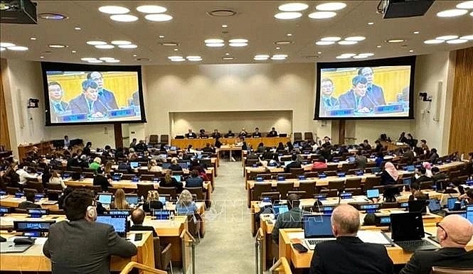 Permanent Deputy Minister of Foreign Affairs Nguyen Minh Vu speaks at the UN meeting on UNCLOS. (Photo: VNA) Permanent Deputy Minister of Foreign Affairs Nguyen Minh Vu speaks at the UN meeting on UNCLOS. (Photo: VNA)