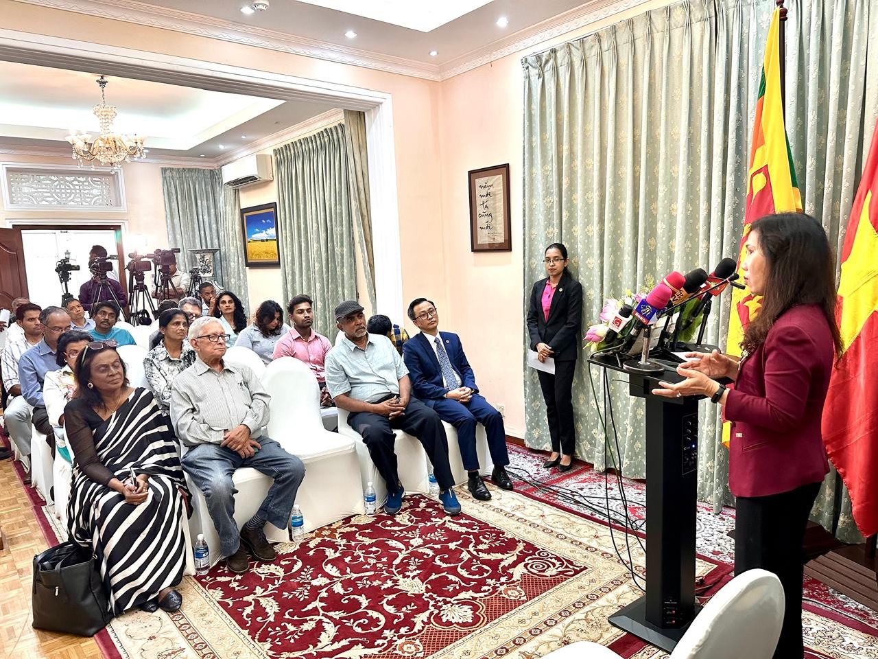 Nhiều hoạt động hướng tới kỷ niệm 55 năm quan hệ Việt Nam - Sri Lanka Nhiều hoạt động hướng tới kỷ niệm 55 năm quan hệ Việt Nam - Sri Lanka