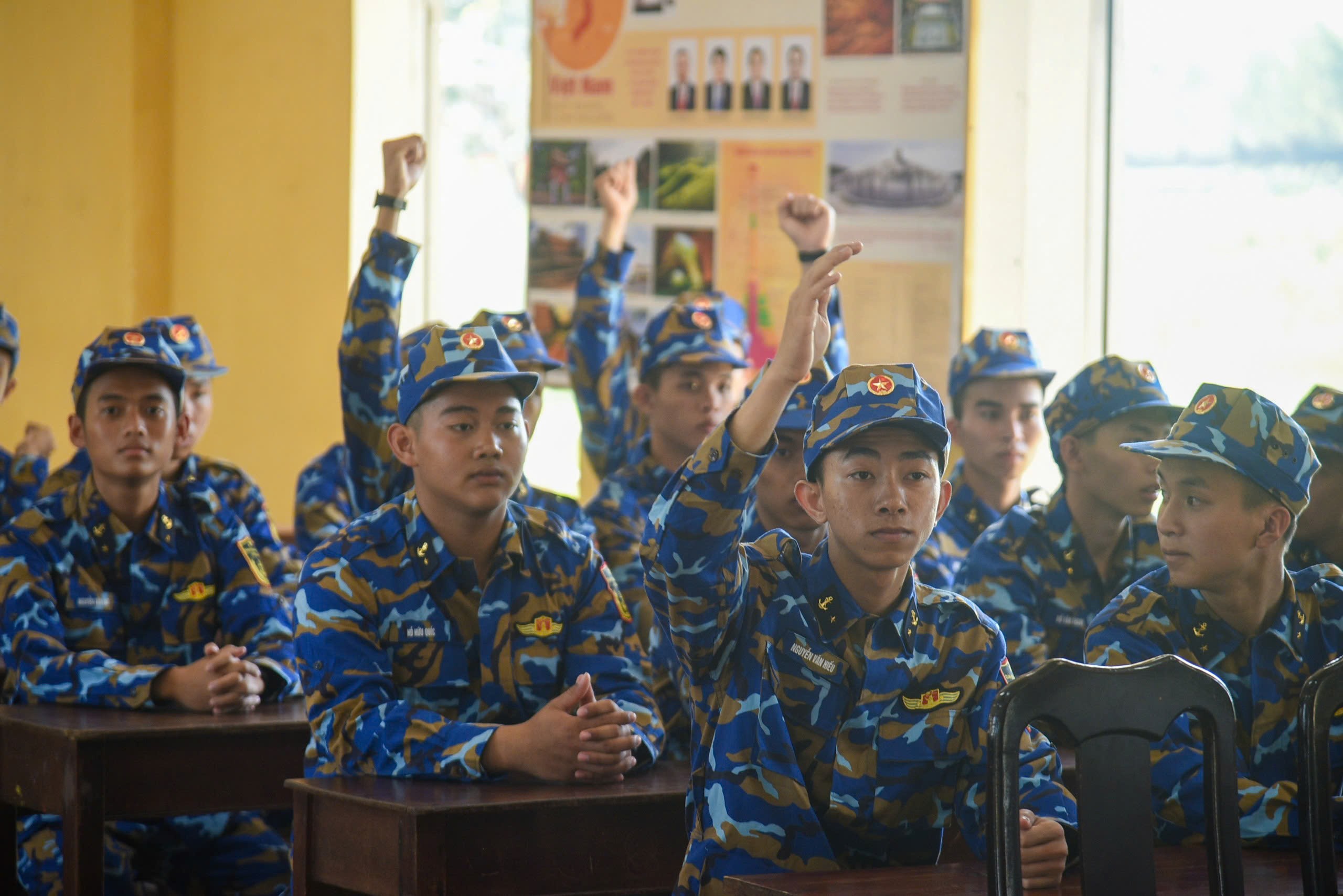 Một ngày của "lính mới" Hải quân như thế nào? Một ngày của "lính mới" Hải quân như thế nào?