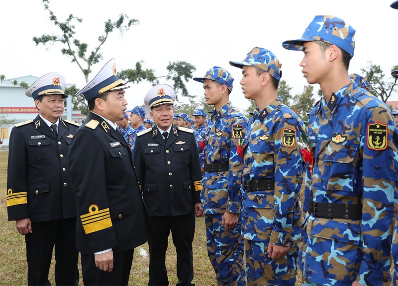 Hành trình một ngày của "lính mới" Hải quân Hành trình một ngày của "lính mới" Hải quân