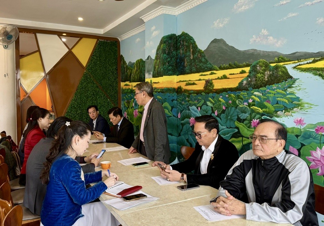 Ảnh 2. Ông Nguyễn Viết Loan, Phó Chủ tịch - Tổng thư ký Trung ương Hội Hữu nghị Việt Nam - Thái Lan phát biểu tại cuộc họp