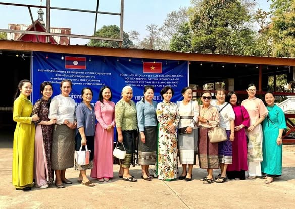 Phụ nữ Việt Nam - Lào tổ chức hoạt động thiện nguyện kỉ niệm ngày 8/3 Phụ nữ Việt Nam - Lào tổ chức hoạt động thiện nguyện kỉ niệm ngày 8/3
