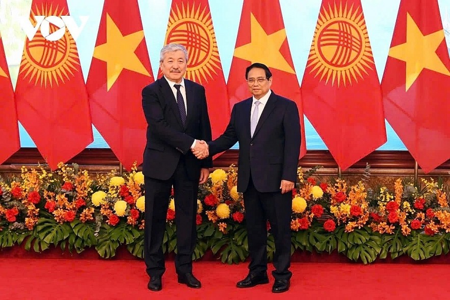 Vietnamese Prime Minister Pham Minh Chinh (R) and his visiting Kyrgyz counterpart Adylbek Kasymaliev shaking hands ahead of their talks in Hanoi on March 6. Vietnamese Prime Minister Pham Minh Chinh (R) and his visiting Kyrgyz counterpart Adylbek Kasymaliev shaking hands ahead of their talks in Hanoi on March 6.