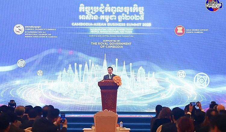 Cambodian Prime Minister Samdech Thipadei Hun Manet speaks at the forum (Photo: khmertimeskh.com) Cambodian Prime Minister Samdech Thipadei Hun Manet speaks at the forum (Photo: khmertimeskh.com)