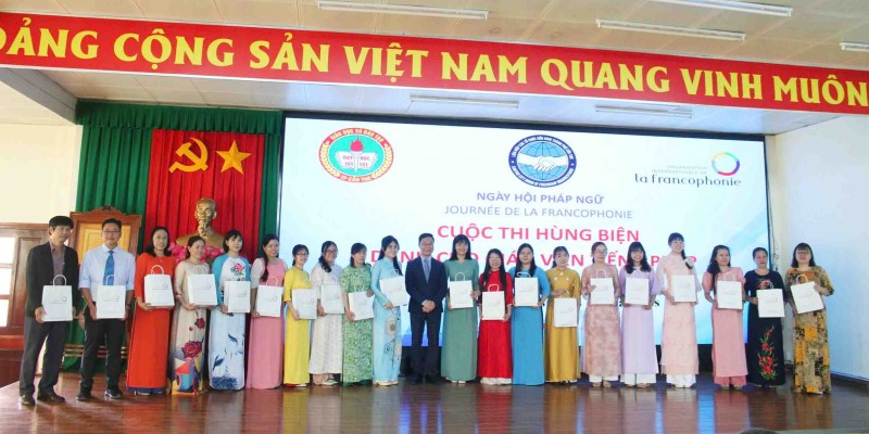 Pháp trao biển hiệu kiểm định chất lượng giáo dục cho trường tiểu học tại Cần Thơ Pháp trao biển hiệu kiểm định chất lượng giáo dục cho trường tiểu học tại Cần Thơ