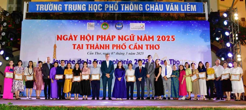 Phát huy vai trò của Cộng đồng Pháp ngữ, thúc đẩy hợp tác, phát triển Phát huy vai trò của Cộng đồng Pháp ngữ, thúc đẩy hợp tác, phát triển