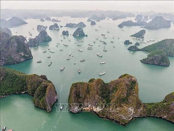 Ha Long Bay is a UNESCO world natural heritage site in Quang Ninh province (Photo: VNA) Ha Long Bay is a UNESCO world natural heritage site in Quang Ninh province (Photo: VNA)