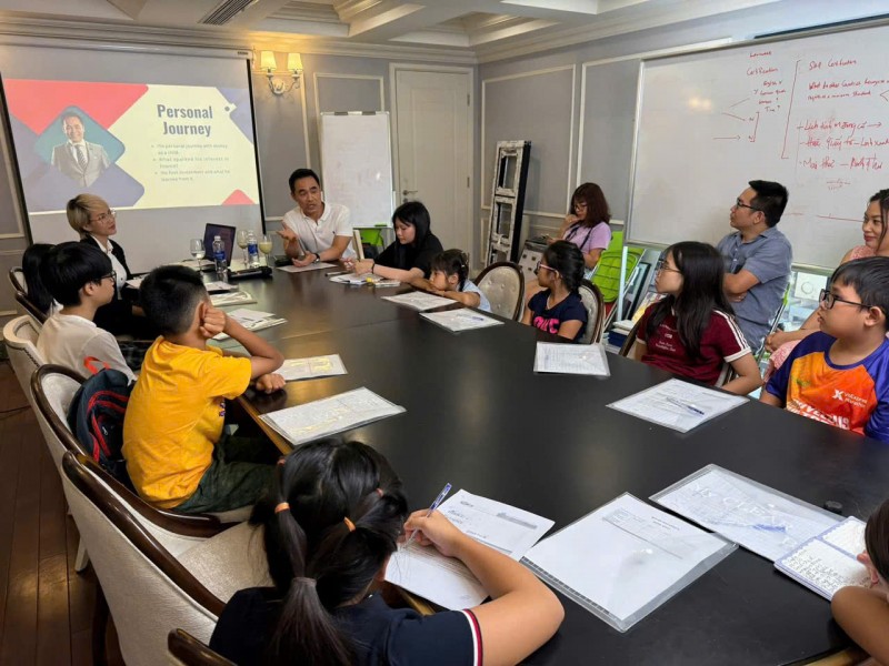 Theo chia sẻ của Shark Louis Nguyễn - CEO và Chủ tịch Hội đồng Quản trị SAM, khi hiểu về tiền, trẻ em sẽ có nền tảng kiến thức, tư duy tốt hơn Theo chia sẻ của Shark Louis Nguyễn - CEO và Chủ tịch Hội đồng Quản trị SAM, khi hiểu về tiền, trẻ em sẽ có nền tảng kiến thức, tư duy tốt hơn