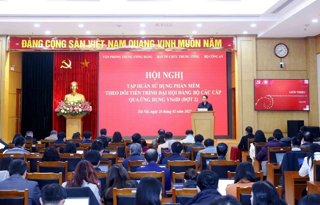 Tập huấn sử dụng phần mềm theo dõi tiến trình đại hội Đảng bộ các cấp Tập huấn sử dụng phần mềm theo dõi tiến trình đại hội Đảng bộ các cấp