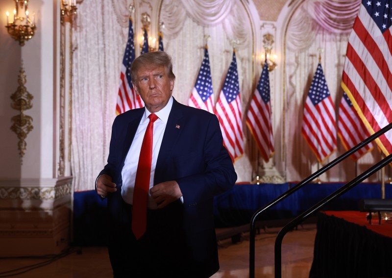 Tổng thống Trump ký sắc lệnh công nhận tiếng Anh là ngôn ngữ chính thức của Hoa Kỳ Tổng thống Trump ký sắc lệnh công nhận tiếng Anh là ngôn ngữ chính thức của Hoa Kỳ