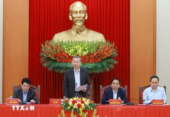 Tổng Bí thư: Báo cáo Chính trị phải thực sự là văn bia, là ngọn đuốc soi đường Tổng Bí thư: Báo cáo Chính trị phải thực sự là văn bia, là ngọn đuốc soi đường