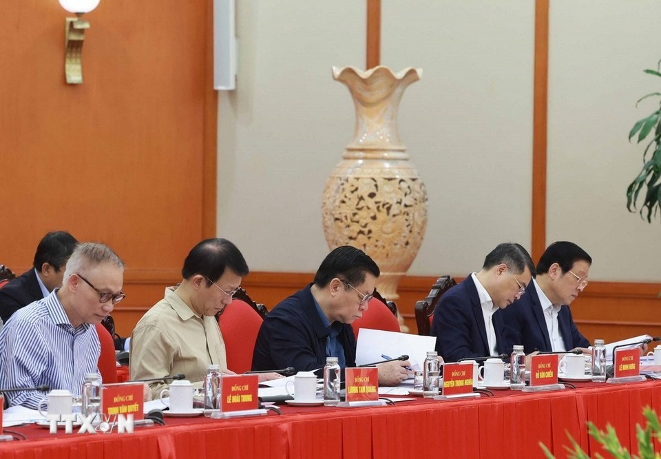 Tổng Bí thư: Báo cáo Chính trị phải thực sự là văn bia, là ngọn đuốc soi đường Tổng Bí thư: Báo cáo Chính trị phải thực sự là văn bia, là ngọn đuốc soi đường