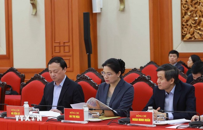 Tổng Bí thư: Báo cáo Chính trị phải thực sự là văn bia, là ngọn đuốc soi đường Tổng Bí thư: Báo cáo Chính trị phải thực sự là văn bia, là ngọn đuốc soi đường