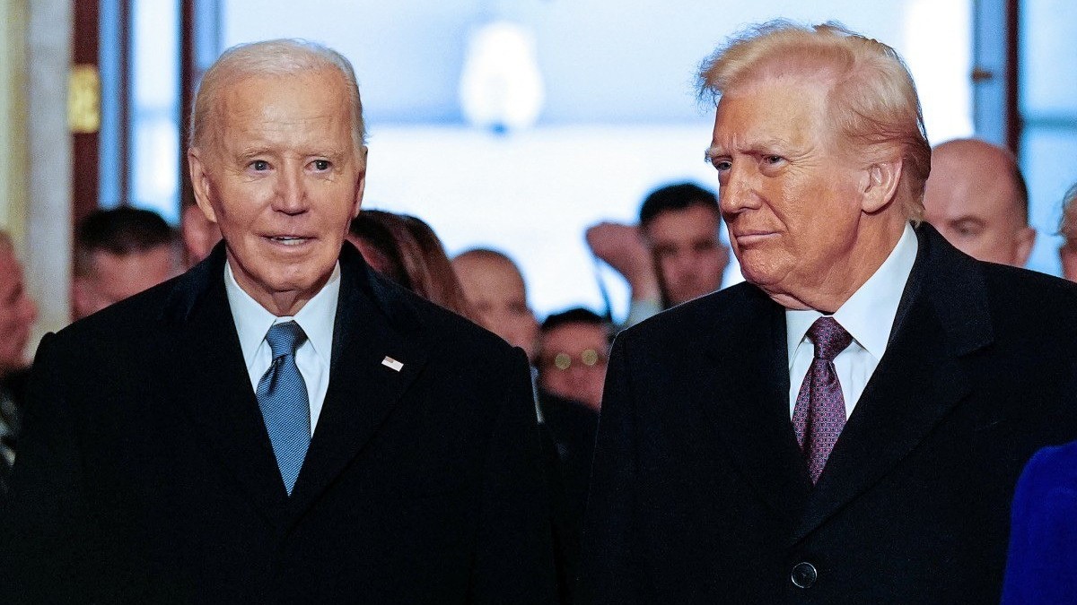 Tổng thống Trump thu hồi quyền miễn trừ an ninh và tiếp cận thông tin mật của ông Biden